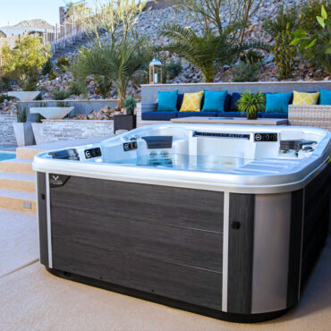 ARTESIAN ELITE features 5 spacious and elegantly designed spas, all equipped with our patented DIRECTFLOW Personal Control® System, allowing for a fully-customizable spa experience.

ARTESIAN ELITE also highlights the latest in technological advances, enhancing the experience of every guest lucky enough to enjoy one of our hydrotherapy getaways. Our patented H20 PowerFlow® Jets melt away tension and stress with ease, helping you instantly sink into a deep and relaxing state of euphoria.